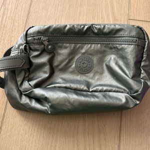 Kipling toiletry bag